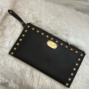 MICHAEL KORS WRISTLET POUCH